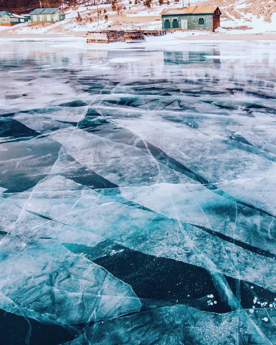Замерзают ли озера. Лед Байкала. Блинчатый лед Байкала. Прозрачный лед Байкала.